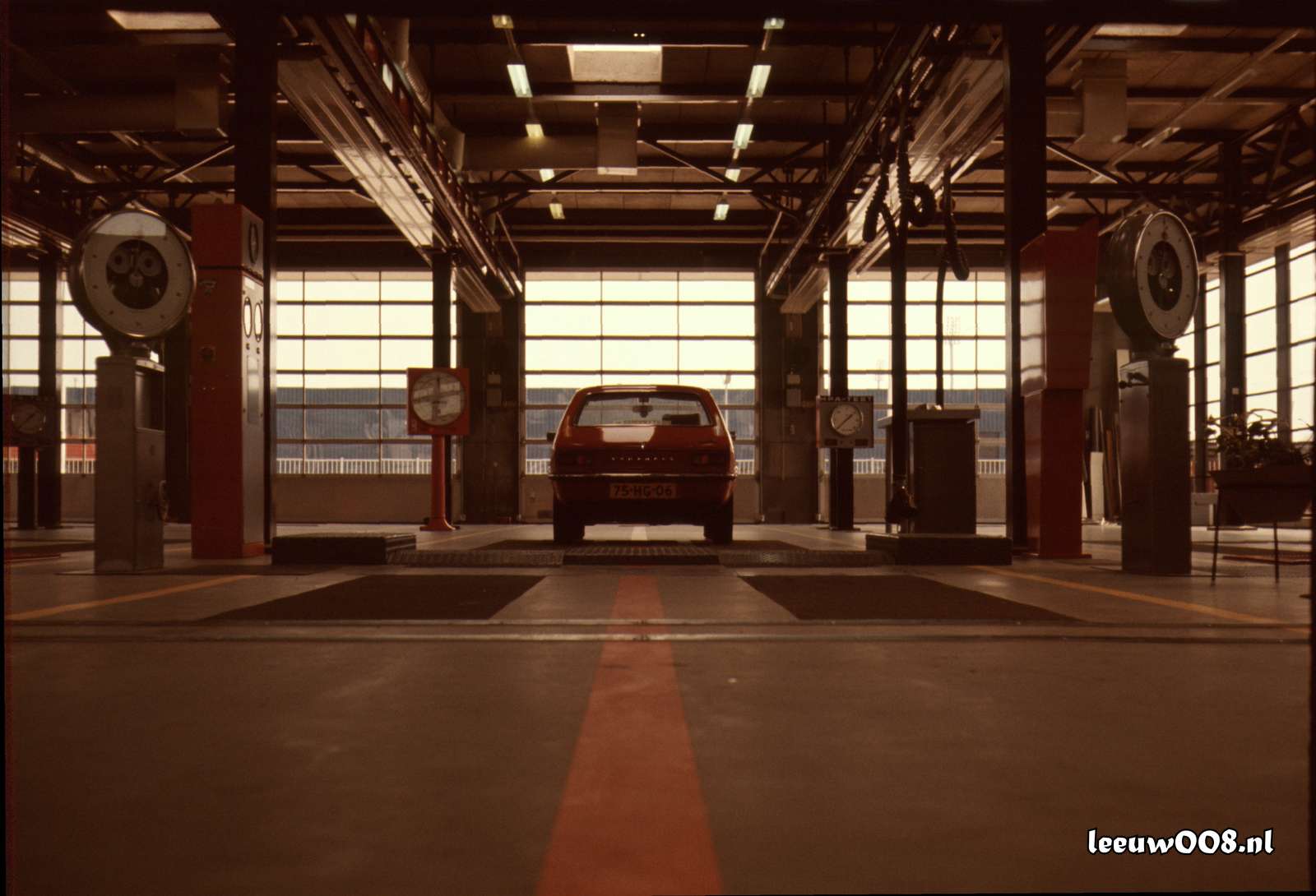 1977 - DD01-2_77-78-08