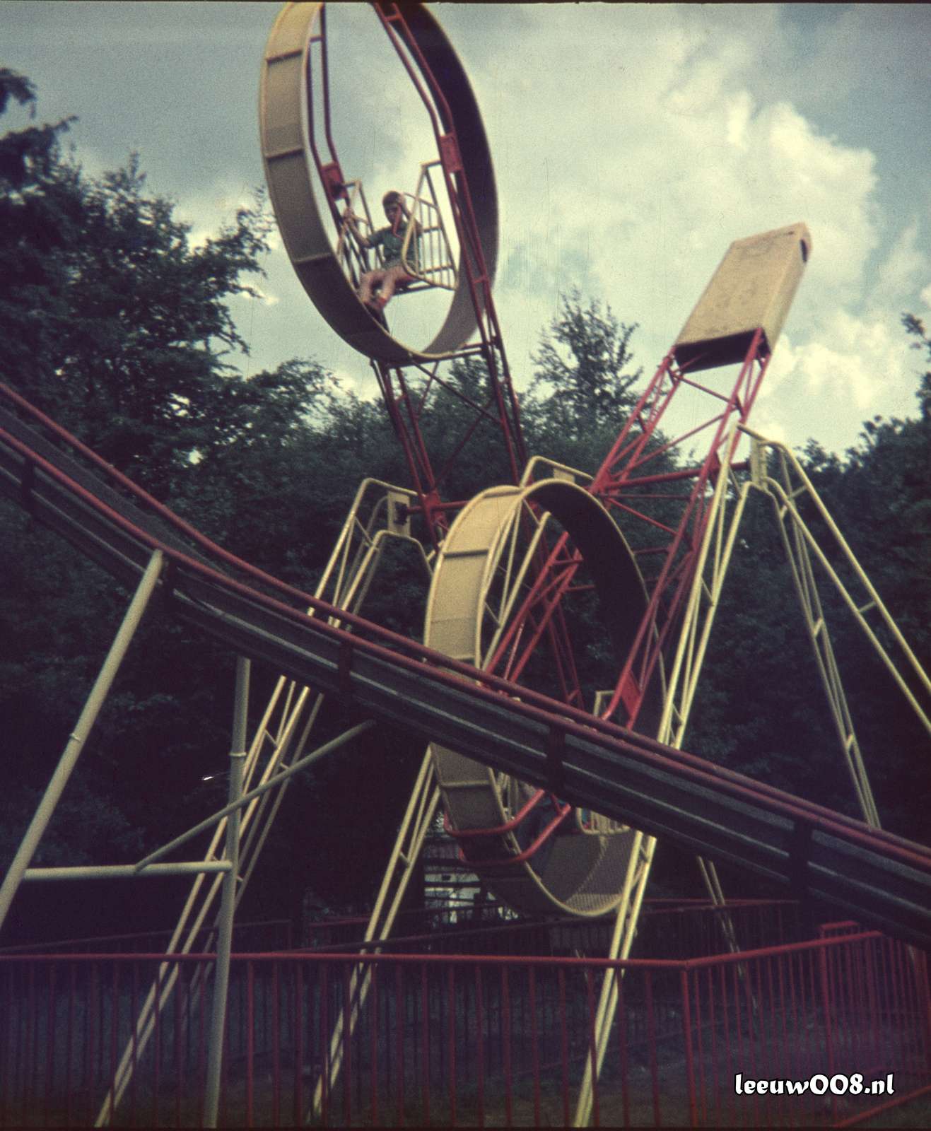 1977 - DD01-2_77-78-49